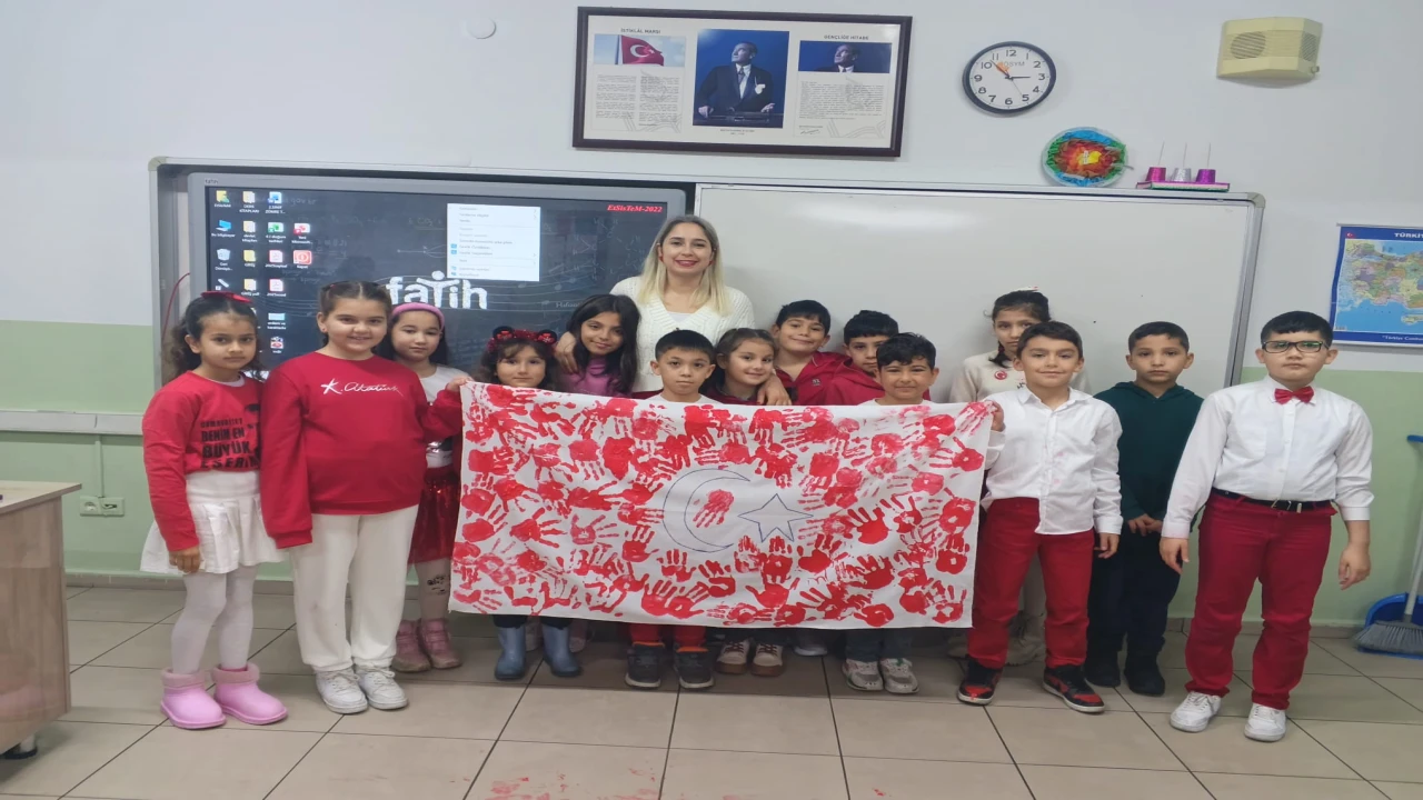 81 İlde Çocuklara "Bayrak Sevgisi" Aşılandı