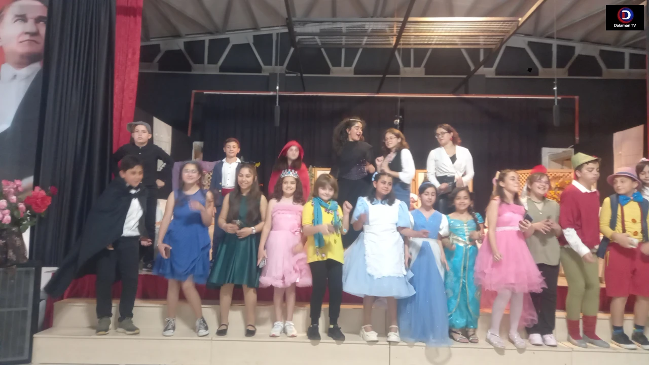 Dalaman’da Minik Ellerden Dev Performans: “Bizim Masal” Sahnelendi