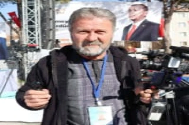 Emekli maaşı yetmeyince taksiye çıkmıştı baba.“Alışmışız çalışmaya,” derdi.